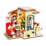 DIY Miniature House Kit: Christmas Patio