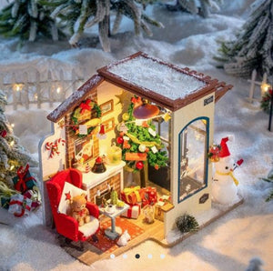 DIY Miniature House Kit: CHRISTMAS